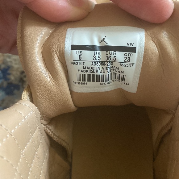 Nike Jumpman Air Jordan 12 Retro Tan Size 6 - Picture 2 of 10